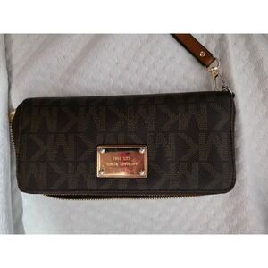 Michael Kors Jet Set Continental Wristlet Wallet Brown MK Logo Signature Zip